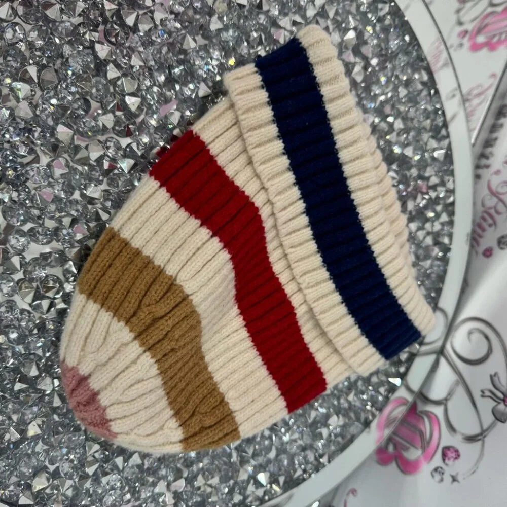 GAP hat beanie toque striped stripes warm cozy Knit Beanie in Cream and Red